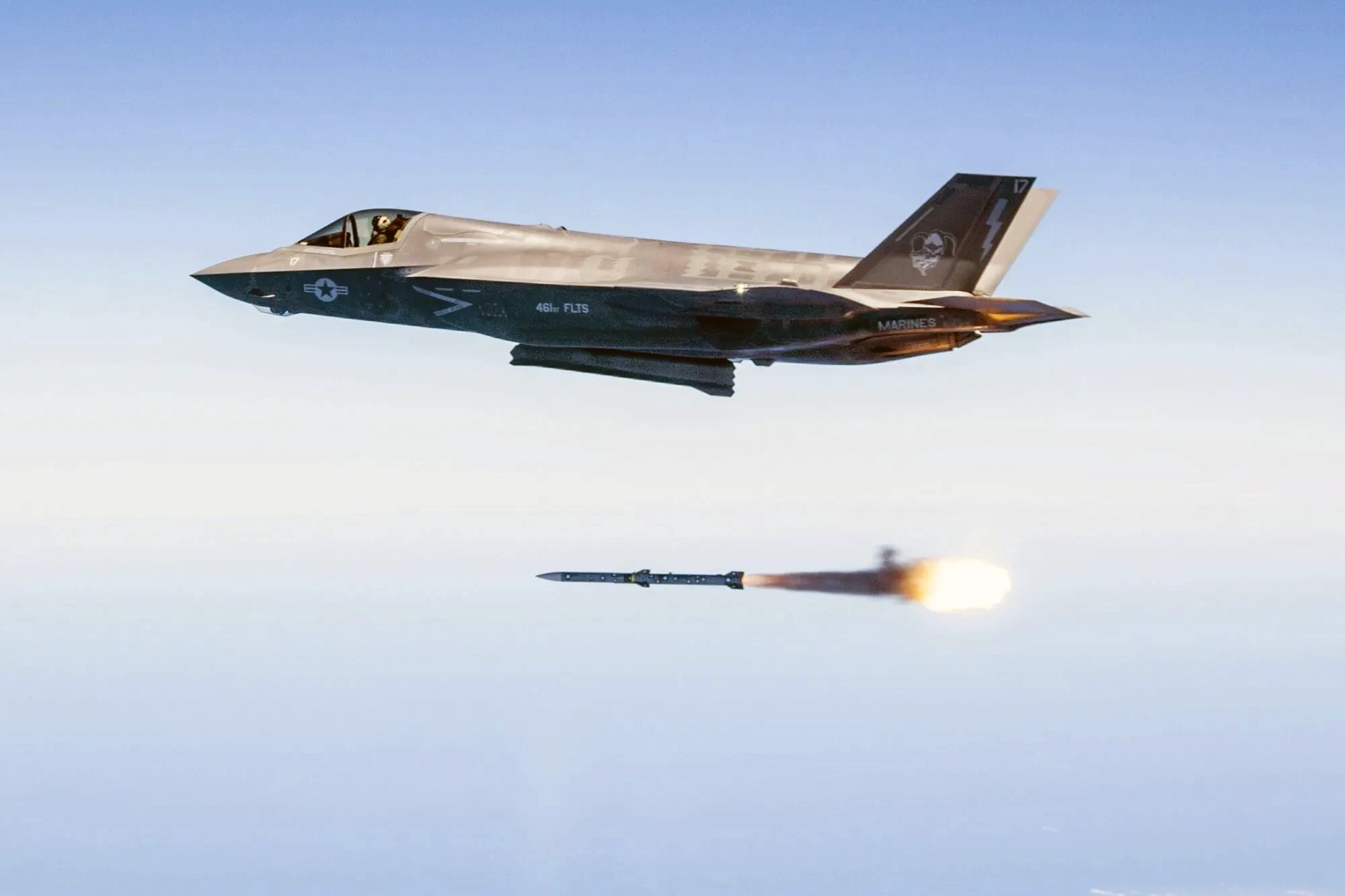 El misterioso AIM-260: EE. UU. avanza en su nuevo misil de largo alcance