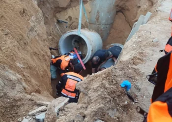 Accidente en Bnei Brak deja dos trabajadores gravemente heridos
