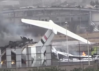 Israel arrasó el aeropuerto de Saná en 15 minutos con 50 bombas