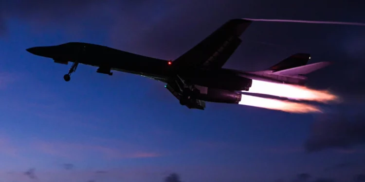B-1B Lancer: 5.000 horas sobre alas supersónicas