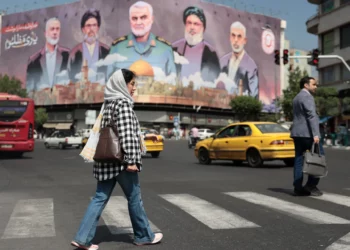 Irán y EE. UU. reanudan diálogo nuclear en Omán