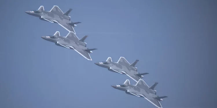 Chengdu J-20 Mighty Dragon: el salto furtivo de la PLAAF