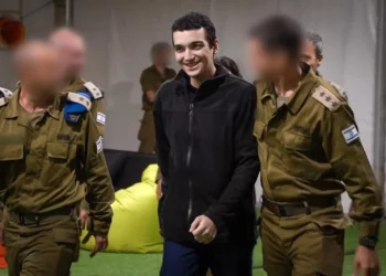Ataques aéreos israelíes casi matan a rehén estadounidense-israelí