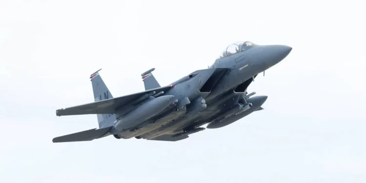 Noruega controla bombas GBU-53/B lanzados por F-15E