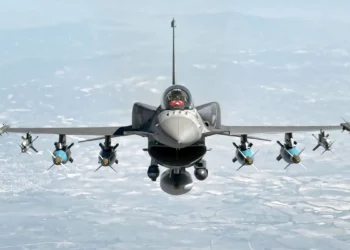 F-16: arquitectura de ataque para objetivos fijos y móviles
