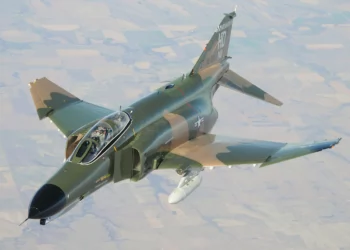 F-4 Phantom II: arquitectura bimotor, radar APQ-120 y capacidad multirrol