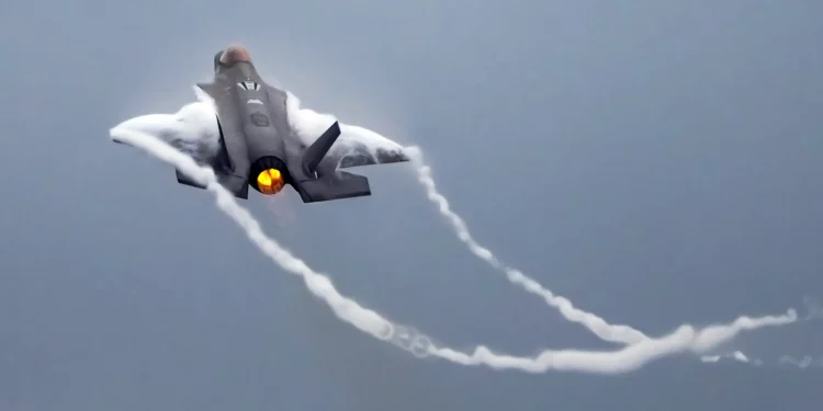 Defensas hutíes desafían al F-35 con tácticas impredecibles