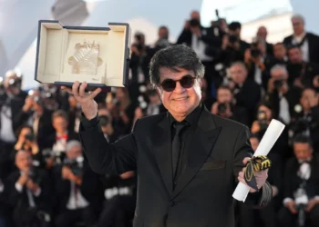 Cineasta iraní disidente insta a trabajar por la “libertad” al llevarse el primer premio de Cannes