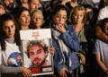 Familias critican acuerdo de EE. UU. por dejar a cautivos heridos