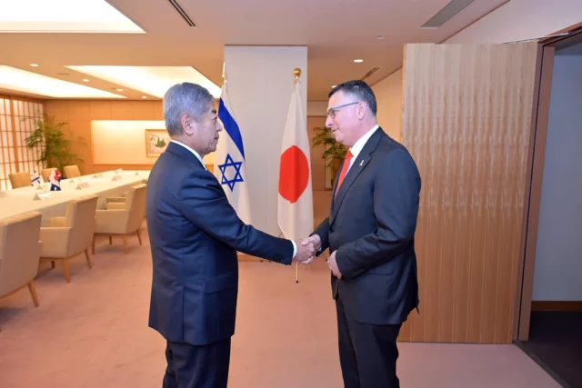 Israel fortalece lazos con Japón en visita histórica