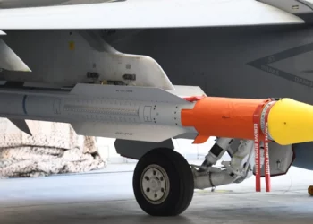 Marina de EE. UU. despliega misil AIM-174B “Gunslinger”