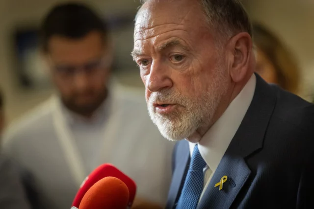 Embajador de EE. UU. critica a BBC por desinformación sobre Gaza