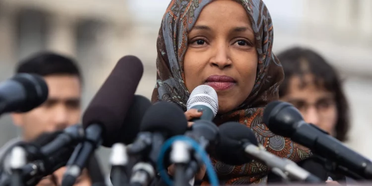Ilhan Omar se niega a comentar sobre el ataque terrorista en DC