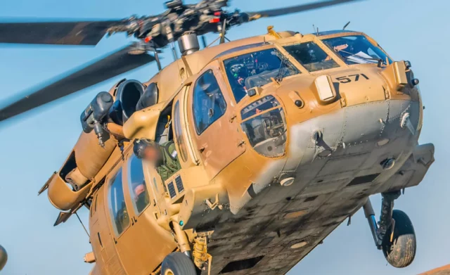 Israel dota a Black Hawk y Apache con tecnología DIRCM de Elbit