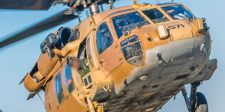 Israel dota a Black Hawk y Apache con tecnología DIRCM de Elbit