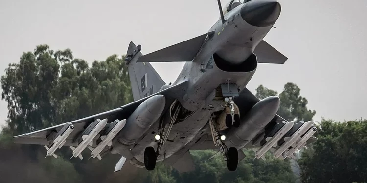China ofrece cazas J-10CE a Colombia en maniobra estratégica