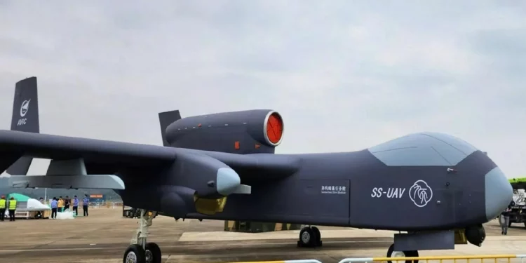 El dron Jiu Tian de China probará un enjambre de 100 drones