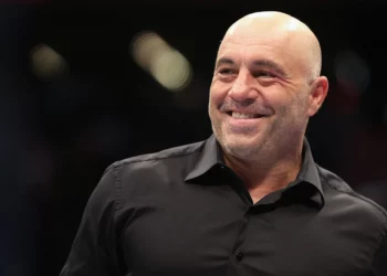 Joe Rogan respalda la canción “Heil Hitler” de Kanye West