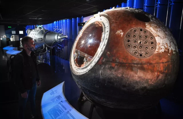 La nave espacial soviética Kosmos 482 se estrella contra la Tierra