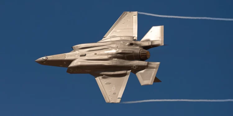 Lockheed estudia una opción más sigilosa y no tripulada para el F-35