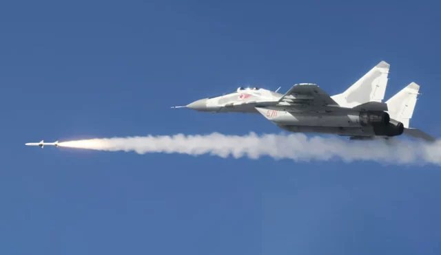 MiG-29 norcoreano prueba nuevo misil guiado por radar