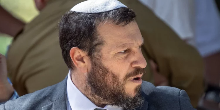 Ministro Eliyahu culpa a Golan por asesinato de empleados de embajada israelí