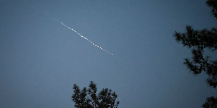 FDI intercepta misil hutí lanzado contra el centro de Israel