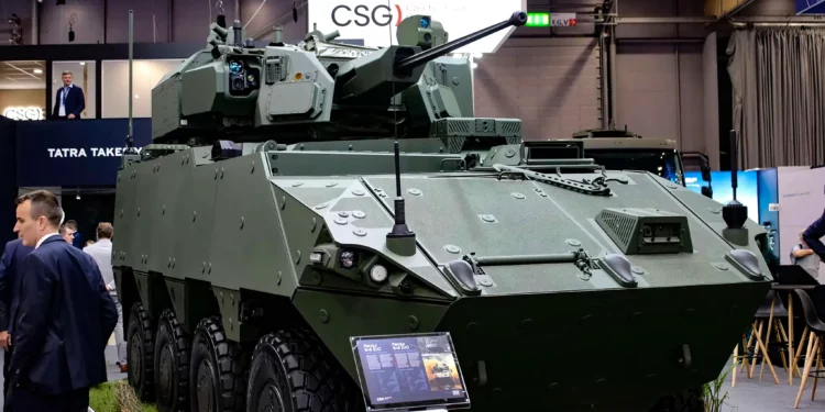 Excalibur Army presenta el Pandur II 8x8 EVO en IDET 2025