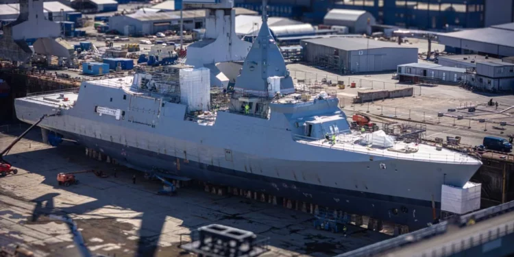 Finlandia bota corbeta Pohjanmaa para reforzar su defensa naval