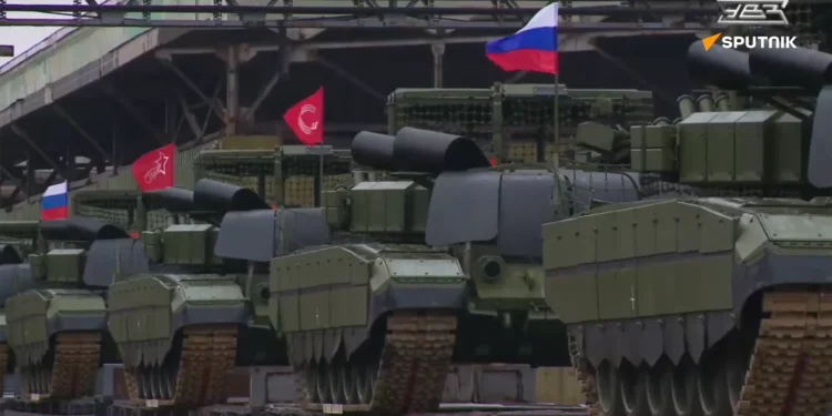 Rusia envía tanques T-90M y T-72B3M con sistemas antidrones