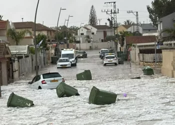 Fuertes lluvias cierran carreteras clave en el sur de Israel