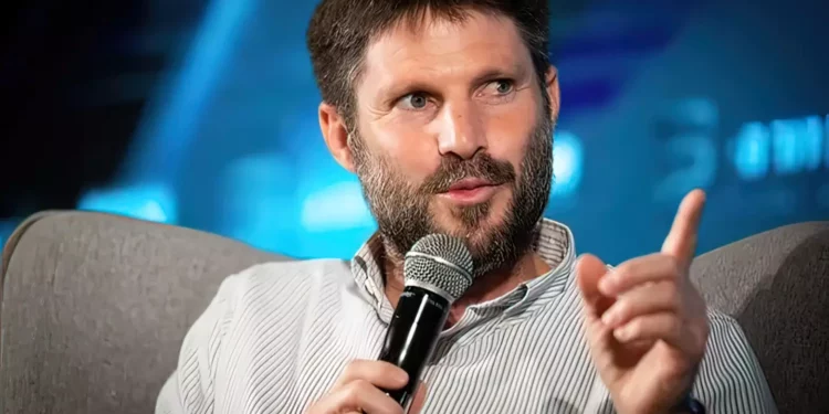 Smotrich desmiente a Lapid: Israel no financia ayuda a Gaza