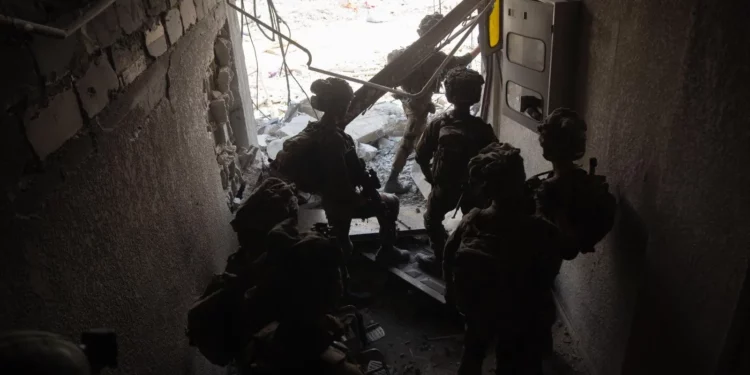 Israel ataca 50 objetivos en Gaza en un día
