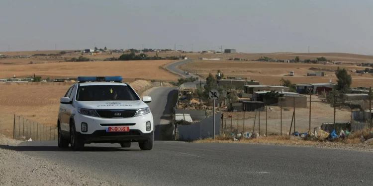 Niño de 8 años muere en tiroteo contra convoy de bodas en Tel Sheva