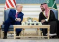 Trump firma acuerdo histórico de armas con Arabia Saudita por $142 mil millones