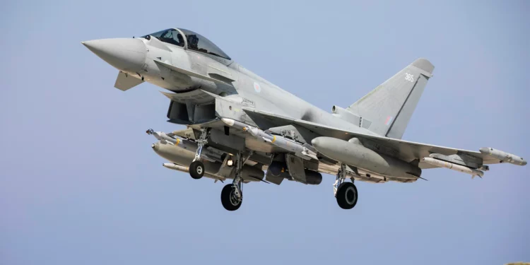 Typhoon de la RAF atacan fábrica de drones hutíes en Yemen