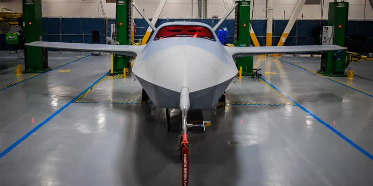 U.S. Air Force presenta el YFQ-42A en el simposio de 2025