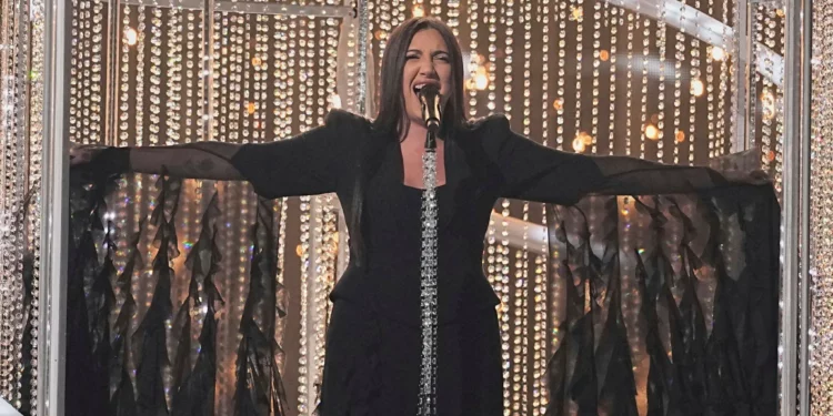 Yuval Raphael representa a Israel en la final de Eurovisión 2025