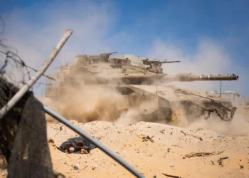 Tropas de las Fuerzas de Defensa de Israel (FDI) operan en la Franja de Gaza, en una fotografía difundida por el ejército el 19 de mayo de 2025. (Fuerzas de Defensa de Israel)