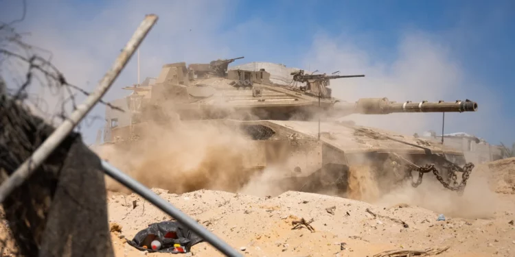 Tropas de las Fuerzas de Defensa de Israel (FDI) operan en la Franja de Gaza, en una fotografía difundida por el ejército el 19 de mayo de 2025. (Fuerzas de Defensa de Israel)