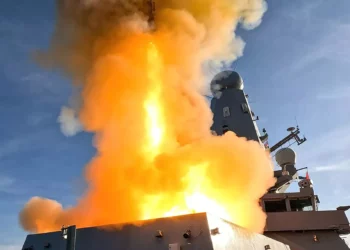 HMS Dragon neutraliza misil supersónico en Escocia