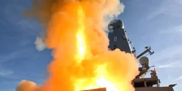 HMS Dragon neutraliza misil supersónico en Escocia