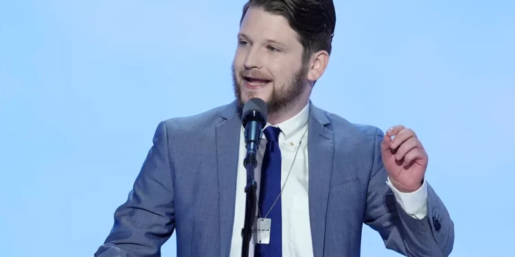 Shabbos Kestenbaum habla durante la Convención Nacional Republicana el miércoles 17 de julio de 2024 en Milwaukee. (AP/J. Scott Applewhite)