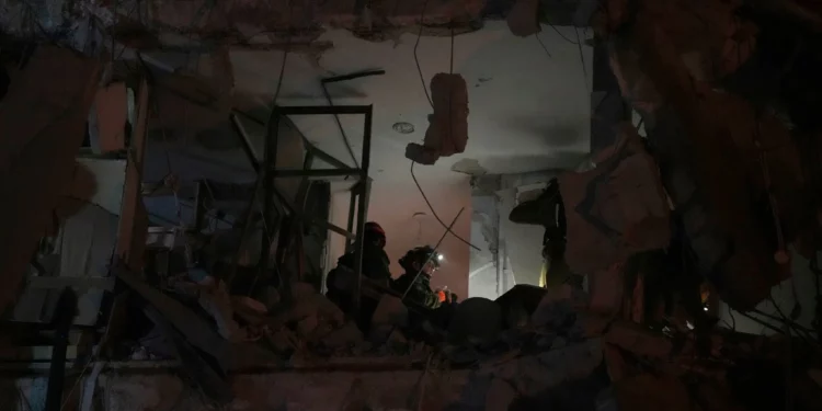 7 muertos, 200 heridos y 35 desaparecidos por misiles iraníes en Israel