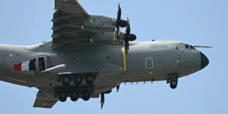 Francia desplegará aviones A400M para evacuar ciudadanos desde Israel