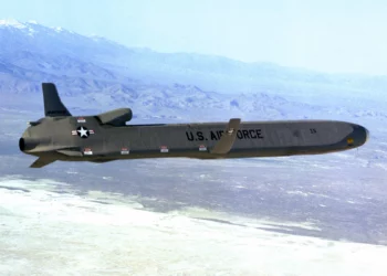 El misil nuclear AGM-181A LRSO entra en fase avanzada para el B-21 y el B-52