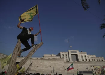 Israel elimina a dos operativos de Hezbolá en Líbano en dos horas