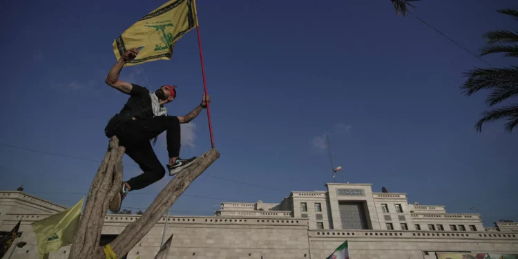 Israel elimina a dos operativos de Hezbolá en Líbano en dos horas