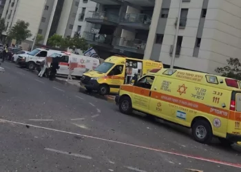 Cinco heridos leves por el impacto de un misil iraní en Beersheba