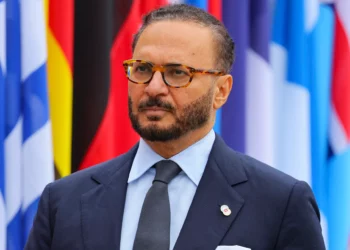 Alto funcionario emiratí urge detener la guerra entre Irán e Israel